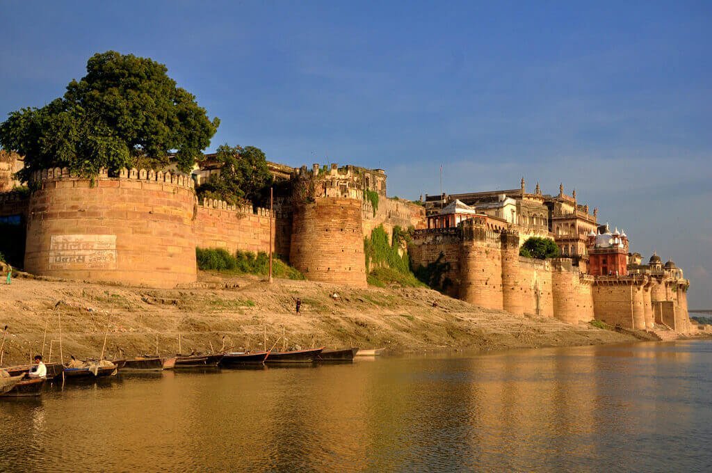 Day Trip to Ramnagar Fort Across the Ganges